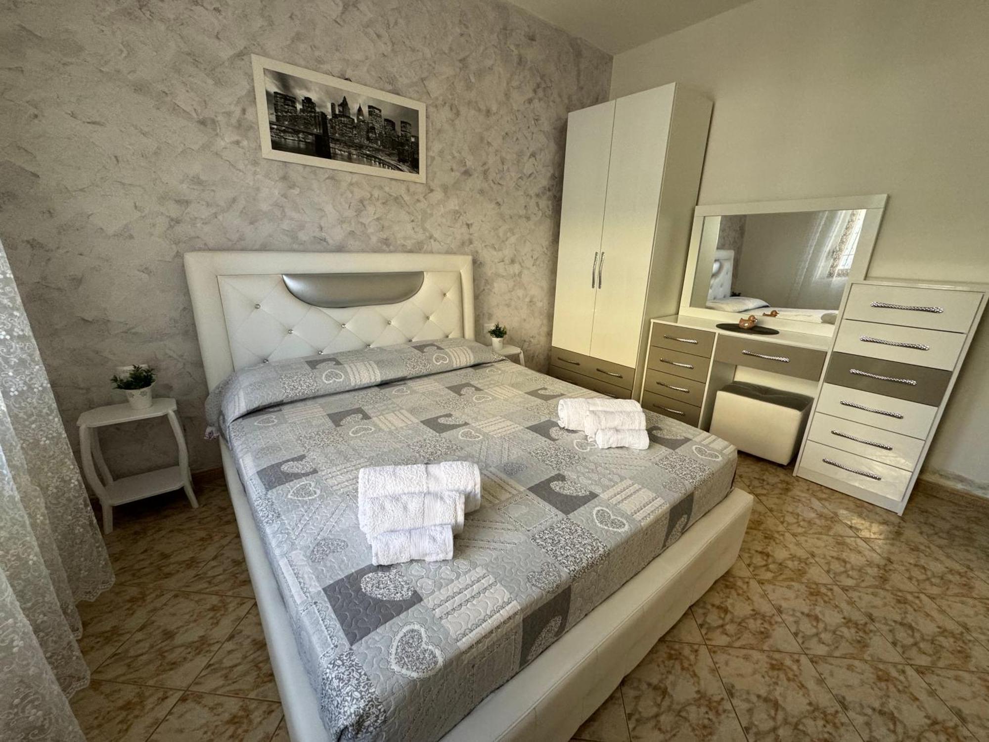 Mondi Willa Golem (Tirana)