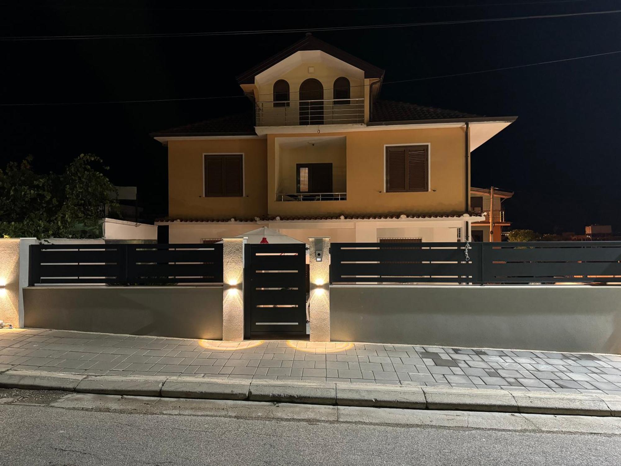 Mondi Golem (Tirana)